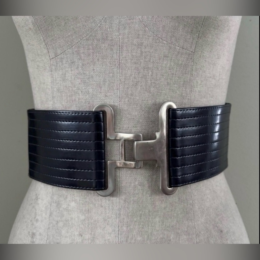 Suzi Roher Black and Silver Belt